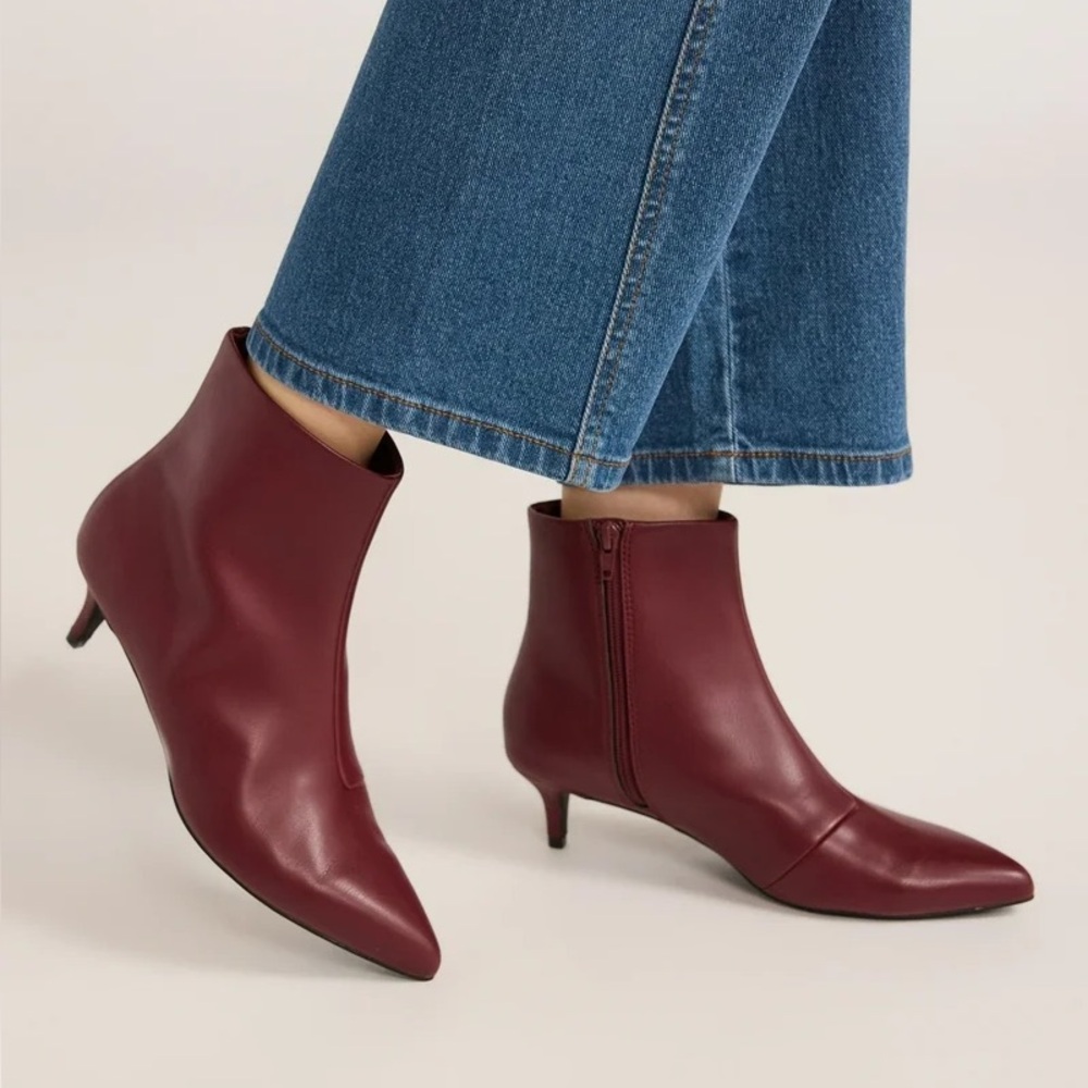 Scoop Women's Faux Leather Burgundy Kitten Heel Ankle Boots - Size 8 Like New - Picture 6 of 6
